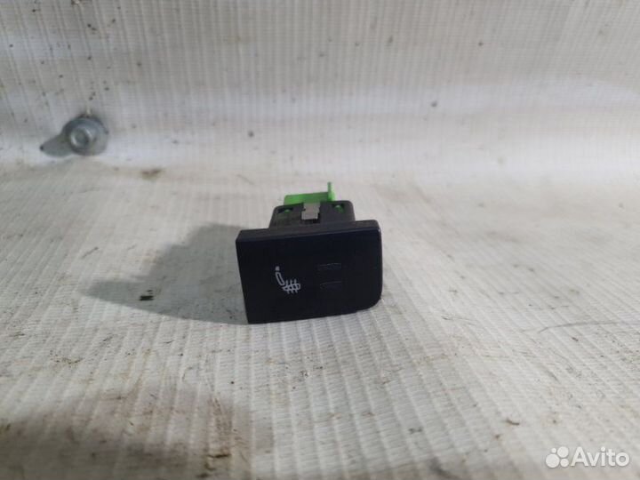 Кнопка обогрева Volkswagen Polo CFN 2013