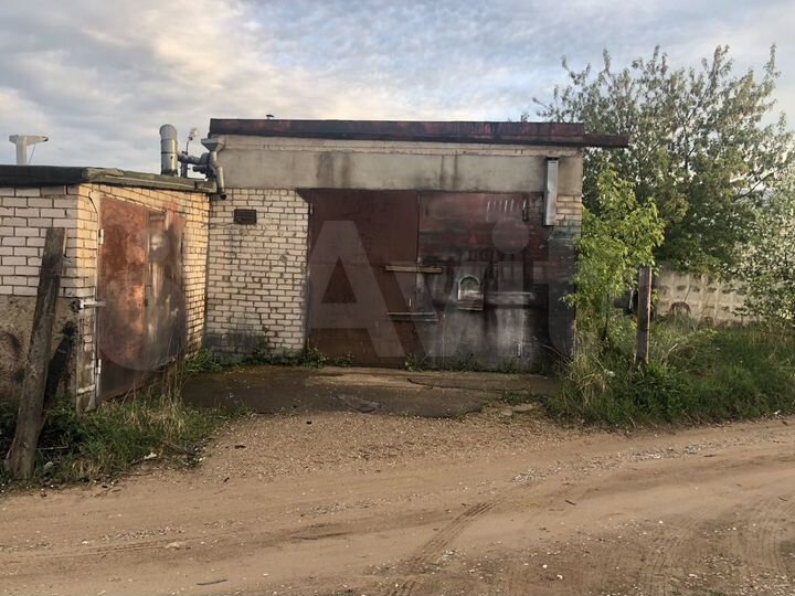 Гараж, > 30 м²