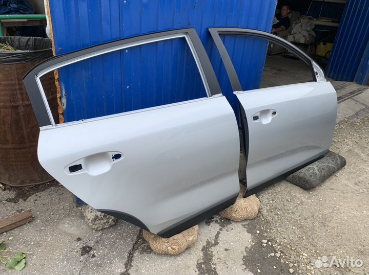 Дверь Kia Rio X-Line Оригинал в цвет