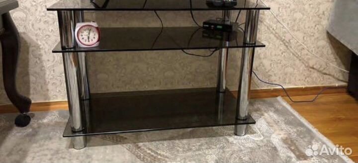 Стеклянная тумба под тв