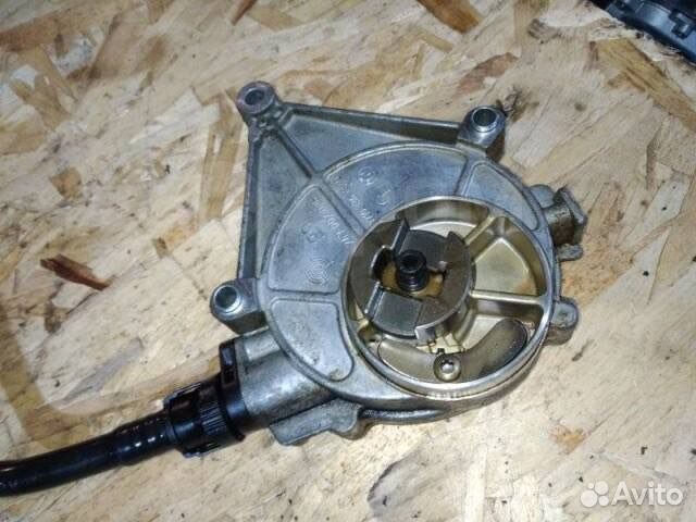 Вакуумный насос бмв е90 n46. Вакуумный насос n20b20. Мембрана вакуумного насоса bmw n20. Вакуумный насос n20b20 bmw. N20 вакуумный насос.