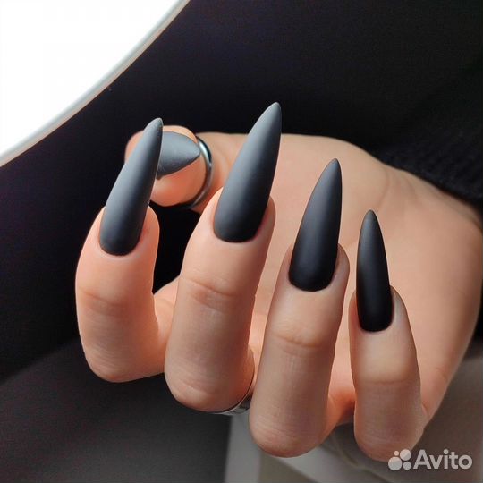 Маникюр и педикюр