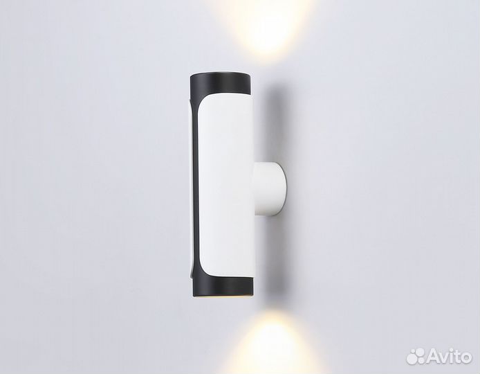 Настенный светильник со сменной лампой GU10/2 D58*195*82, белый/черный