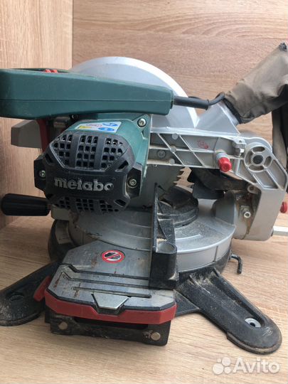 М. Торцовочная пила Metabo ks 216 m