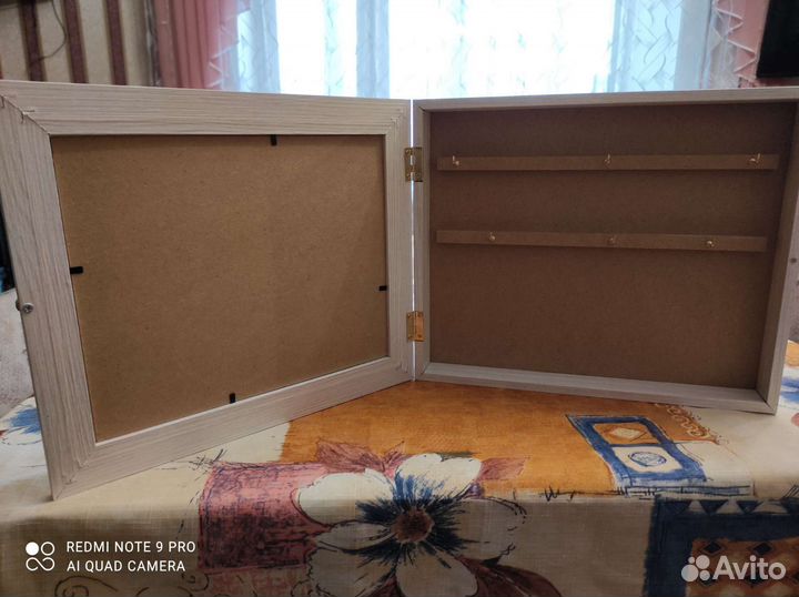 Ключница - картина настенная