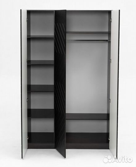 Шкаф 3-х створчатый Венге/Чёрный матовый