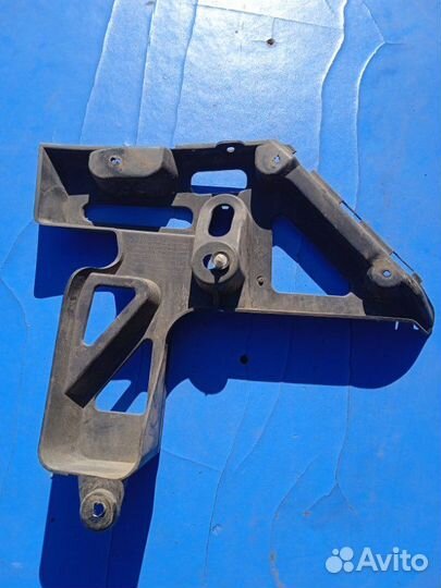 Крепление бампера заднее левое Renault Меган 2