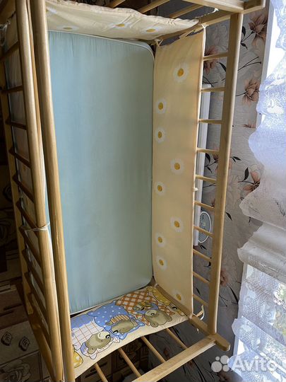 Детская кроватка