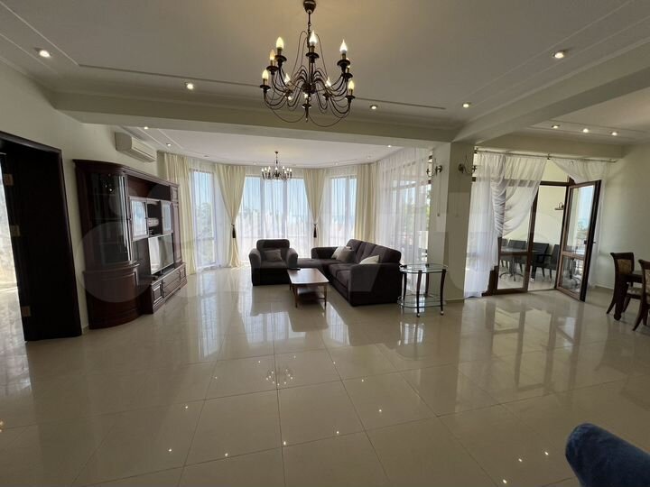 3-к. квартира, 158,8 м², 4/7 эт.