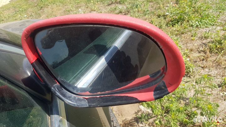 Зеркало правое на Volkswagen Passat B6