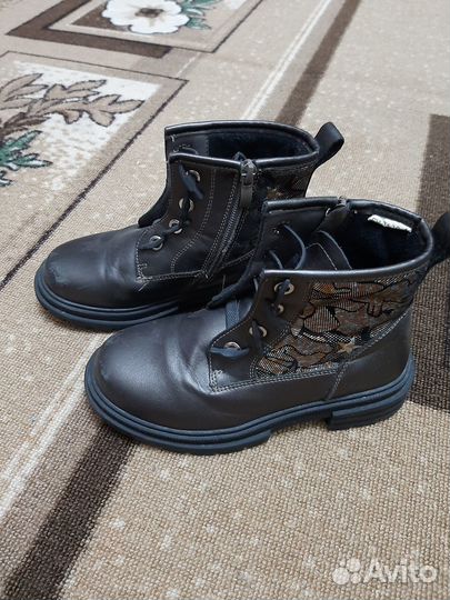 Продам демисезонные ботинки