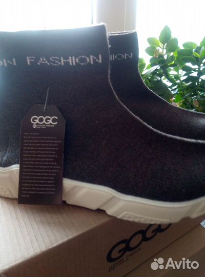 Кроссовки женские 38