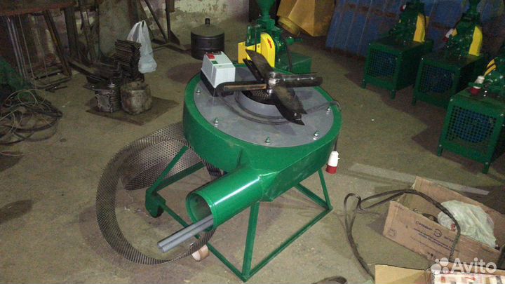 Дробилка зерна и сена пневматическая молотковая