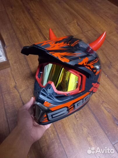 Кроссовый шлем