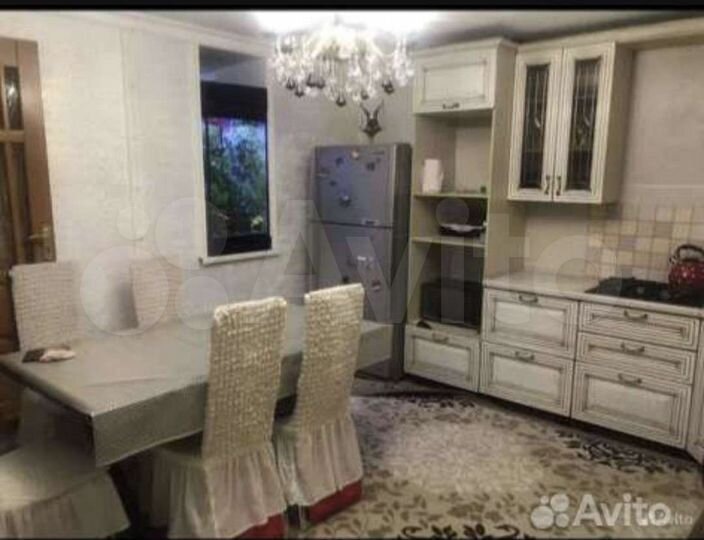 3-к. квартира, 80 м², 1/3 эт.