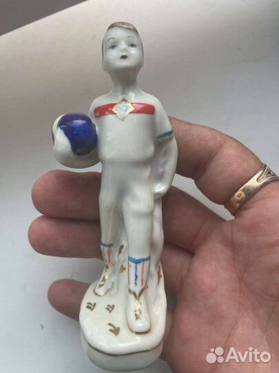 Фарфоровые статуэтки