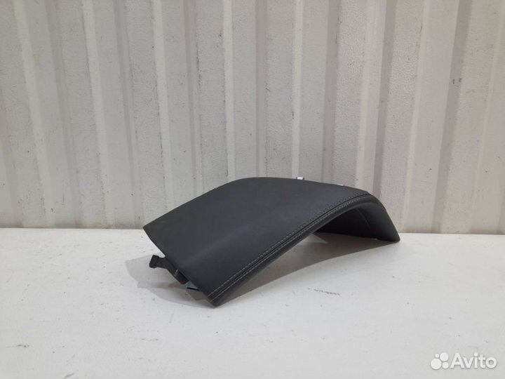 Накладка центральной консоли (правая) Genesis G70