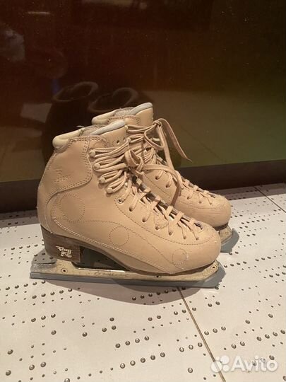 Фигурные коньки Risport super royal 24 разм