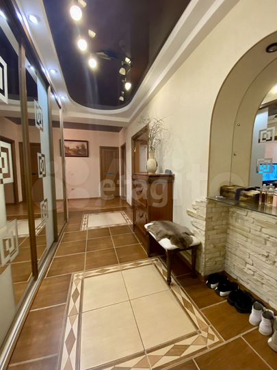 3-к. квартира, 84 м², 2/9 эт.