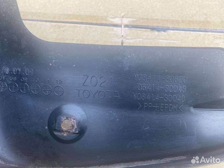 Брызговик задний правый lexus gs 300 2004-2011