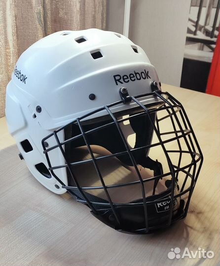 Шлем хоккейный reebok