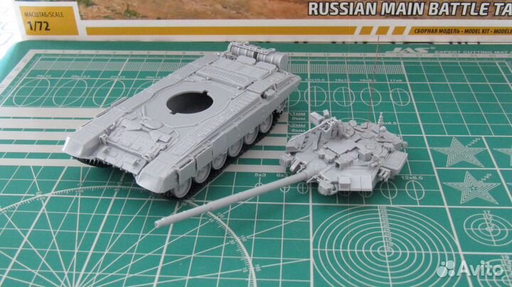 Сборная модель танка Т-90