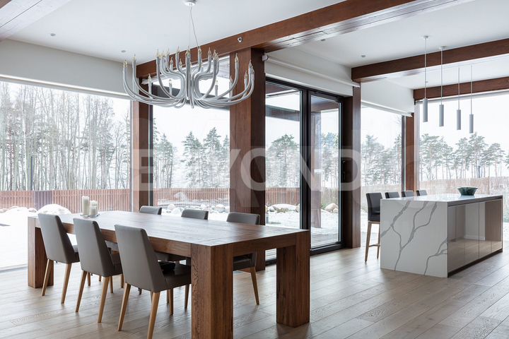 Дом 382 м² на участке 27,8 сот.