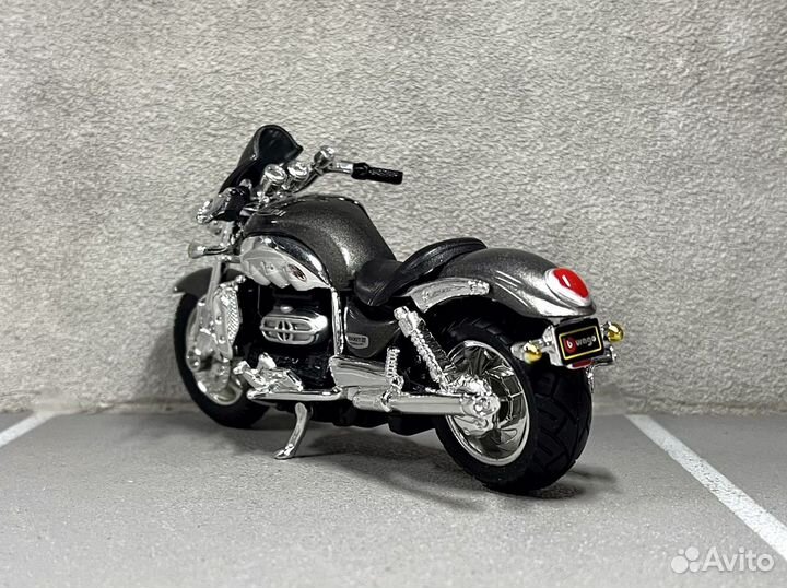 Коллекционная модель Triumph Rocket 3 1:18 Bburago