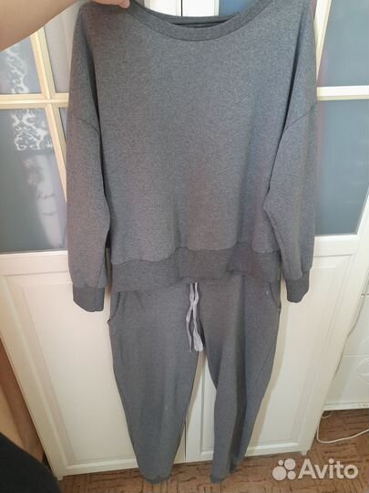 Спортивный костюм женский