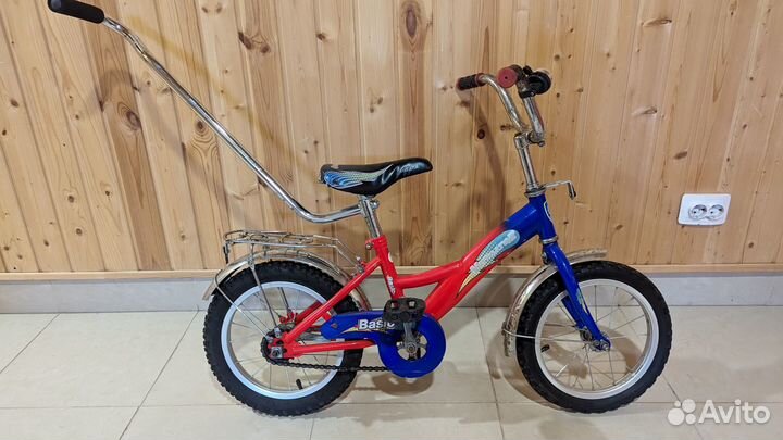 Детский велосипед с ручкой