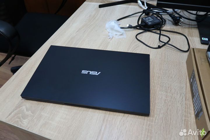 Ноутбук asus Expertbook B1 i3-1215U/8GB/256GB