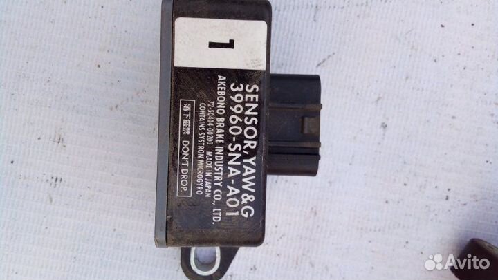 Датчик курсовой устойчивости Honda Civic FD R18A2