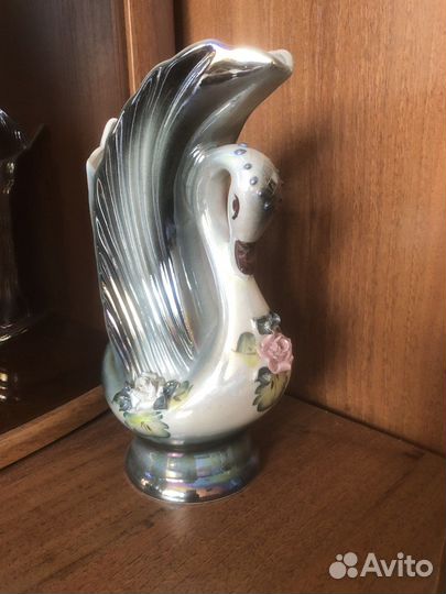 Ваза Лебедь