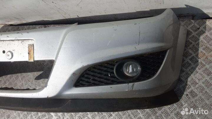 Бампер Opel Astra H (2004-2010)