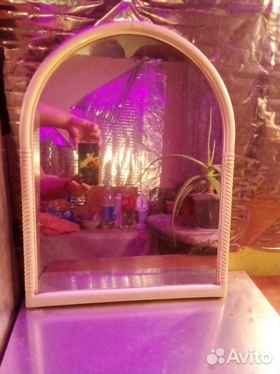 Зеркало настенное