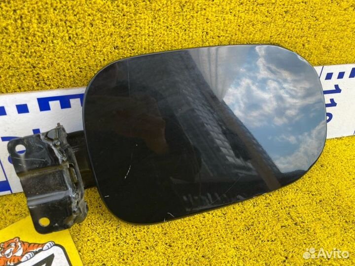 Лючок бензобака задний Mitsubishi Outlander