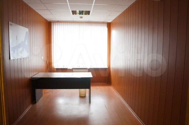 Офисные помещения, 700 м²