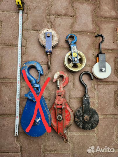 Крюк с блоком