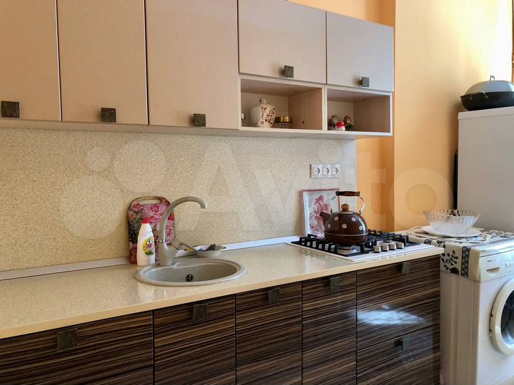 2-к. квартира, 55 м², 1/3 эт.