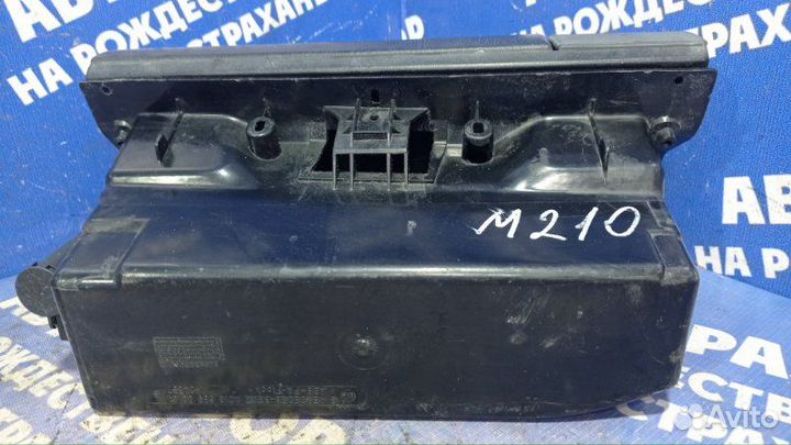 Бардачок Mercedes-Benz W210 седан 2000