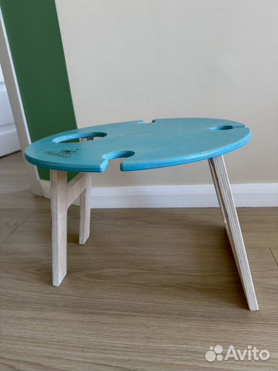 Столик для вина