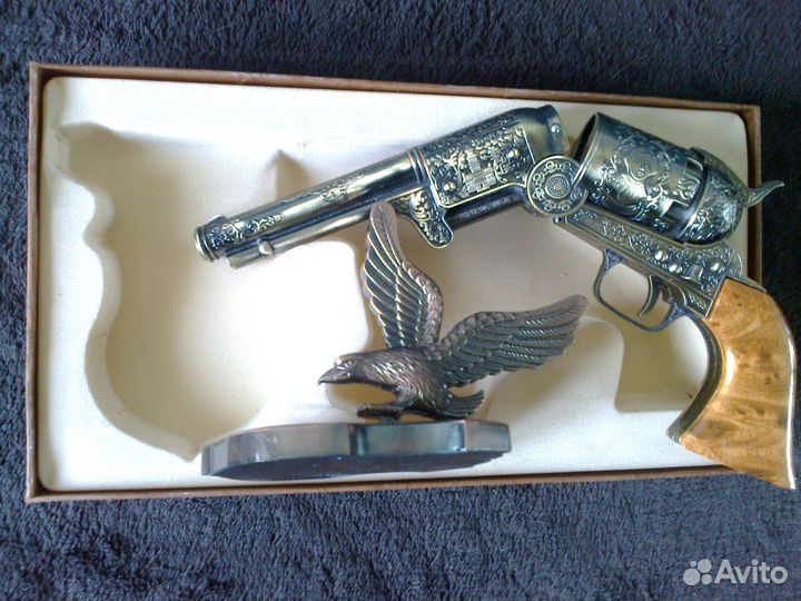 Зажигалка пистолет - макет кольта (настольная)