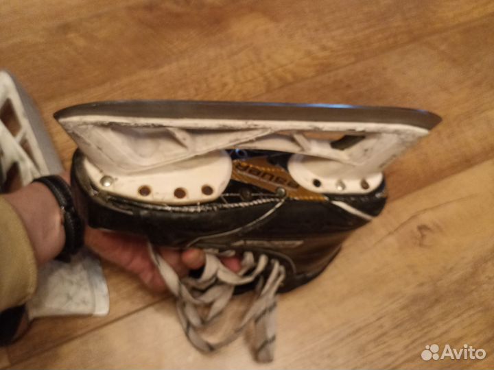 Вратарские коньки bauer
