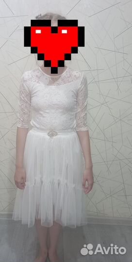 Белое вечернее платье