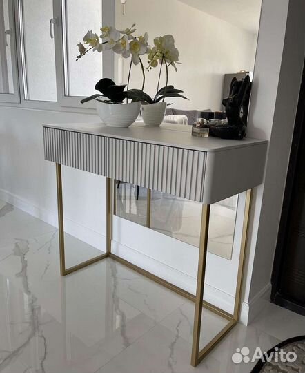 Консоль столик