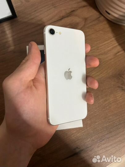 iPhone SE (2022), 64 ГБ