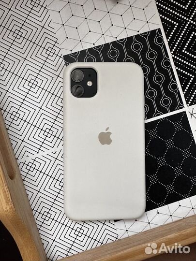 Телефон iPhone 11