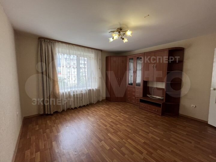 2-к. квартира, 53 м², 3/6 эт.