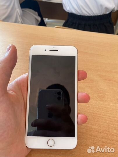 iPhone 8 Plus, 64 ГБ