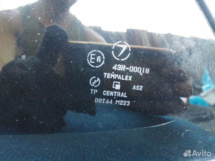 Стекло заднее левое Subaru Impreza GF